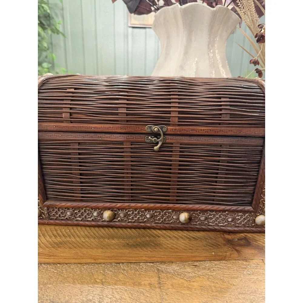 Vintage Style Wooden Storage Chest Box w/ Latch – Decorative Keepsake Trunk